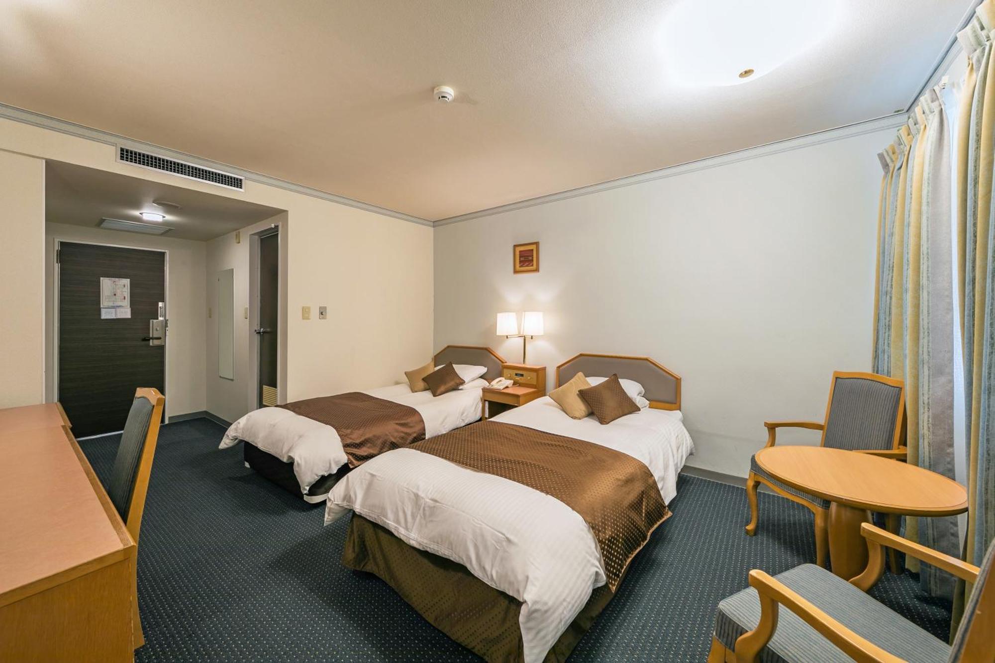 Hotel Miyahira Ishigaki  Экстерьер фото